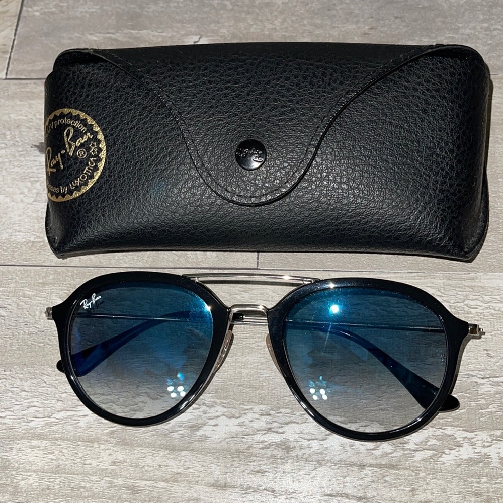RAY BAN AVIATORS